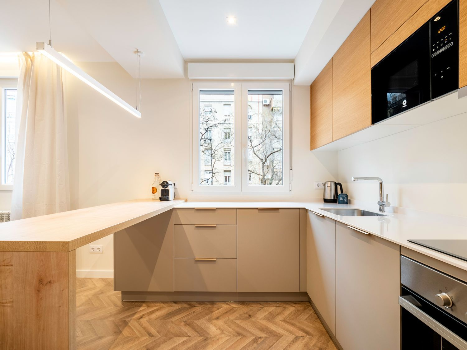 Alcade Sainz De Baranda XL image 3