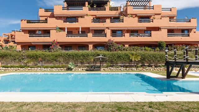 Imagen 3 de Ático de Lujo en Primera Línea de Playa con Solarium y Jacuzzi