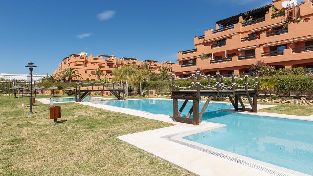 Ático de Lujo en Primera Línea de Playa con Solarium y Jacuzzi
