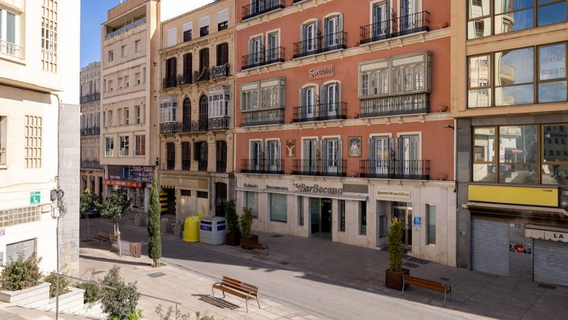 Piso Reformado en el Centro Histórico de Málaga image 1