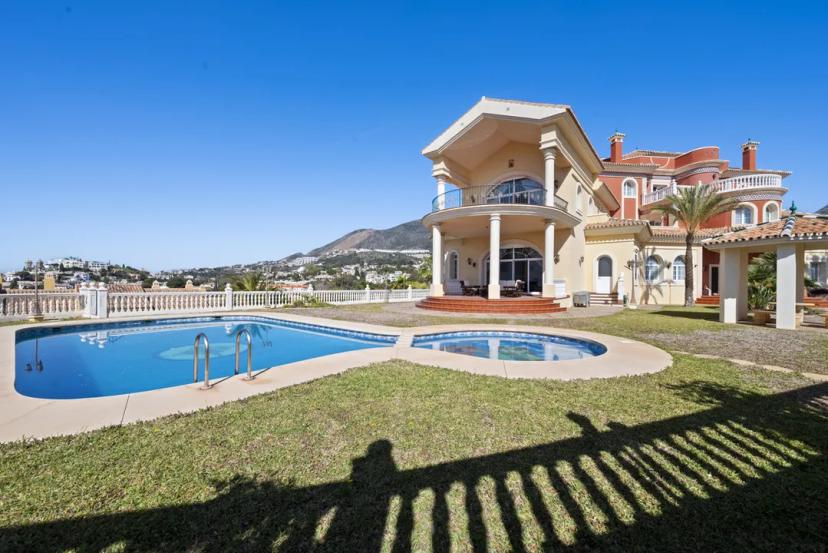 Luxury Panoramic Mansion in Torrequebrada. image 0