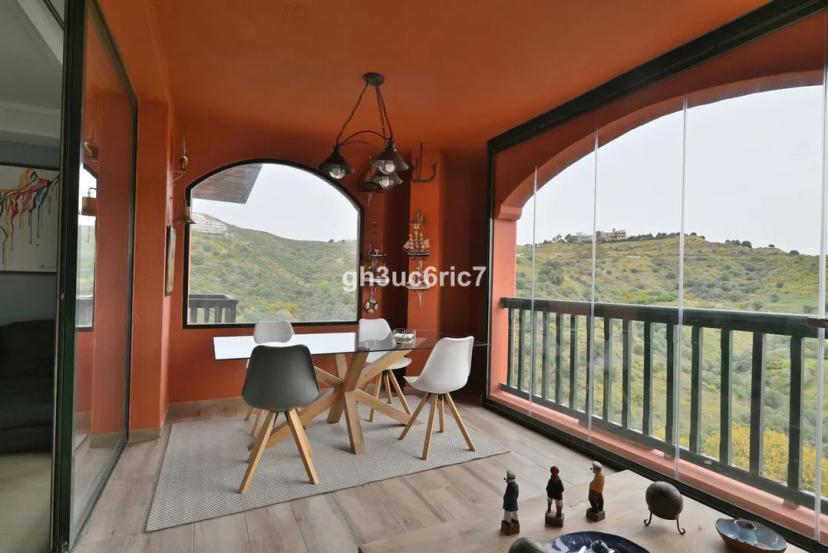 Duplex penthouse with 3 bedrooms in Calahonda with views of the countryside and communal pools. image 1