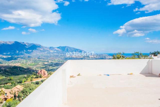 Imagen 2 de Villa contemporánea en La Mairena con vistas al mar y piscina infinita