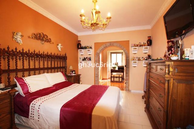 Imagen 4 de Villa Residencial con 6 Dormitorios y Jardín Privado cerca de la Playa en Marbella