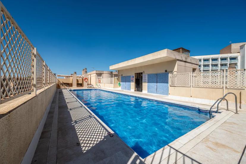 Renovated apartment in the center of Torremolinos with solarium and pool image 0