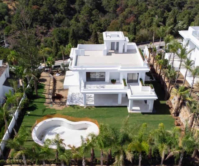 Imagen 3 de Villa en Las Lomas del Marbella Club con vistas al mar y piscina climatizada