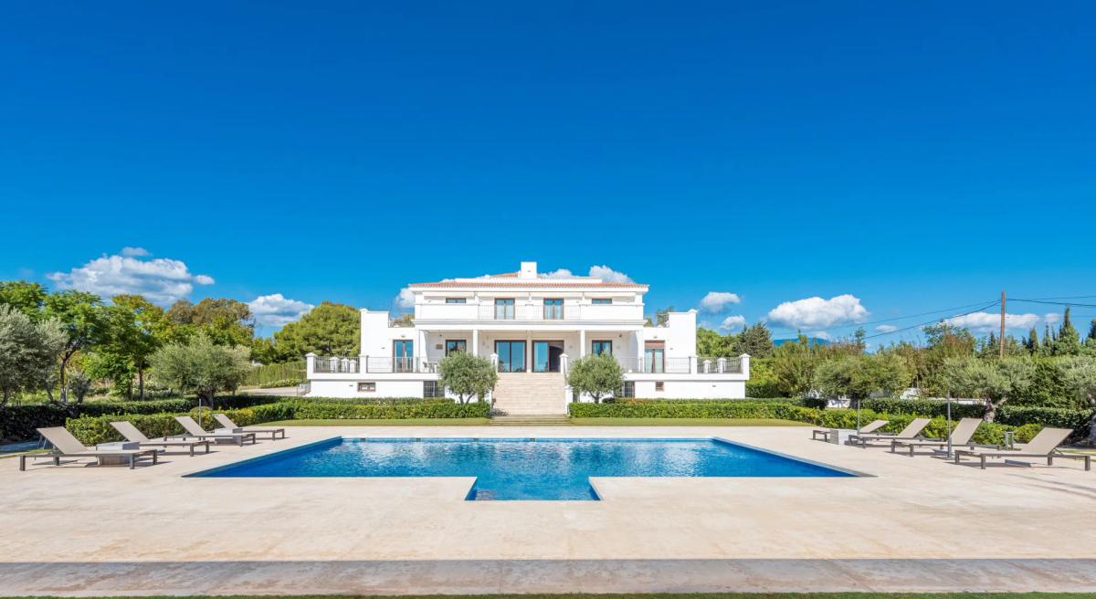 Imagen 1 de Villa moderna en Guadalmina Alta con piscina climatizada y spa