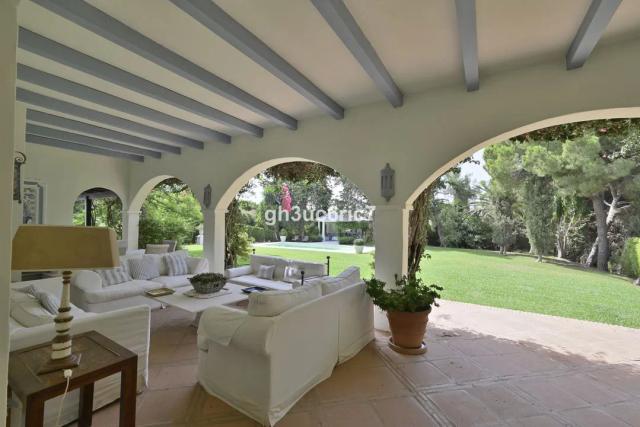 Imagen 4 de Villa de lujo con jardín privado y piscina en Calahonda