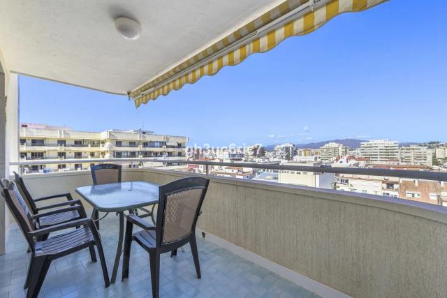 Imagen 5 de Espacioso apartamento en el centro de Fuengirola con vistas impresionantes