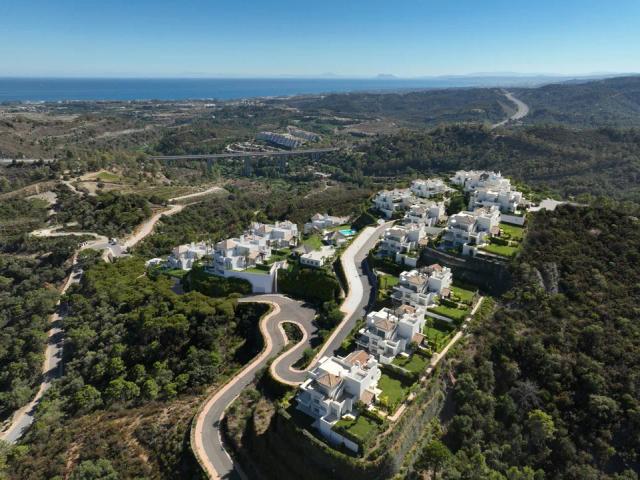 Imagen 4 de Exclusivos apartamentos con vistas al mar y montaña en urbanización de lujo