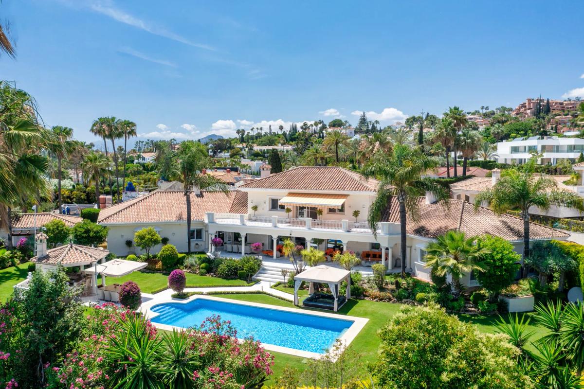 Imagen 1 de Villa de lujo en La Cerquilla, Nueva Andalucia, Marbella con vistas a La Concha