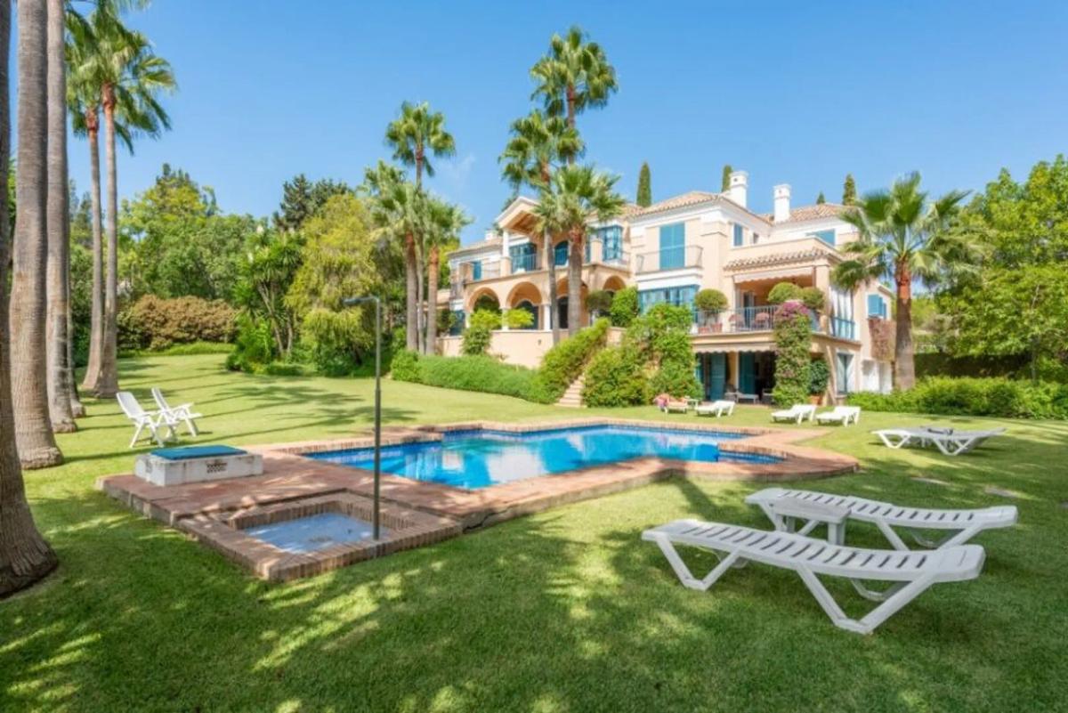 Imagen 1 de Villa tradicional con piscina climatizada cerca de La Quinta Golf & Country Club