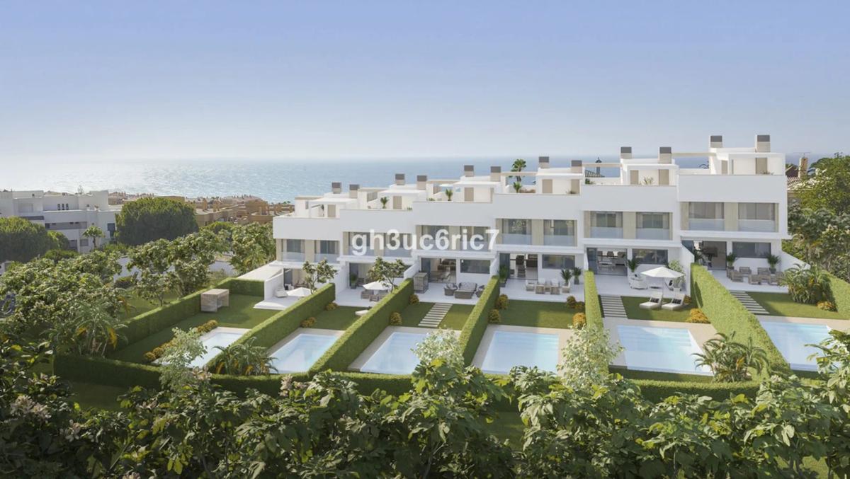 Imagen 1 de Promoción de 6 casas adosadas de lujo en La Cala de Mijas con vistas al mar, jardín privado, piscina y solarium con jacuzzi