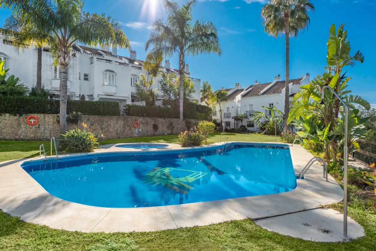 Imagen 1 de Casa adosada cerca de playa y hotel de lujo con piscina y vistas al jardín