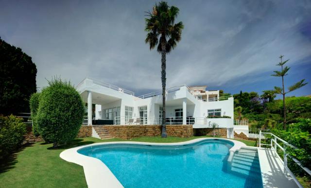 Imagen 3 de Villa Belle Vue: Arquitectura contemporánea con vistas panorámicas y lujo en Marbella