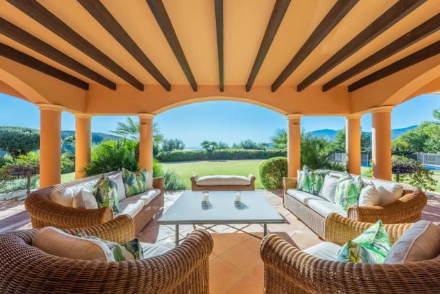 Imagen 2 de Propiedad de lujo con vistas al mar y campo de golf en Marbella Golf Resort