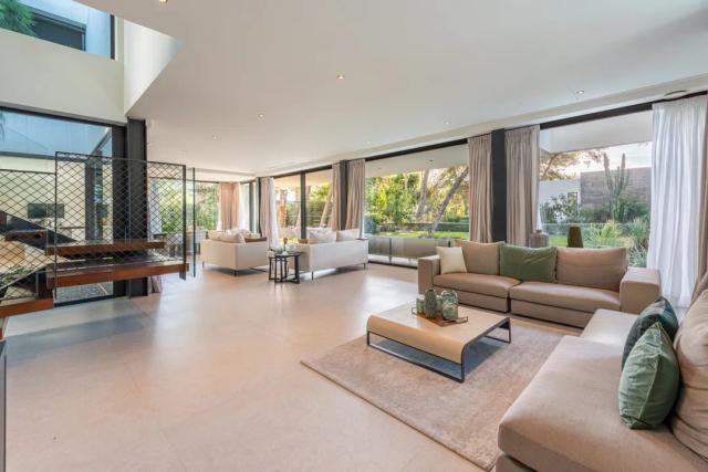 Imagen 2 de Villa contemporánea en la Milla de Oro de Marbella