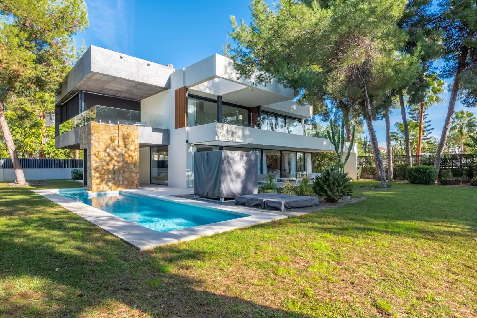 Villa contemporánea en la Milla de Oro de Marbella