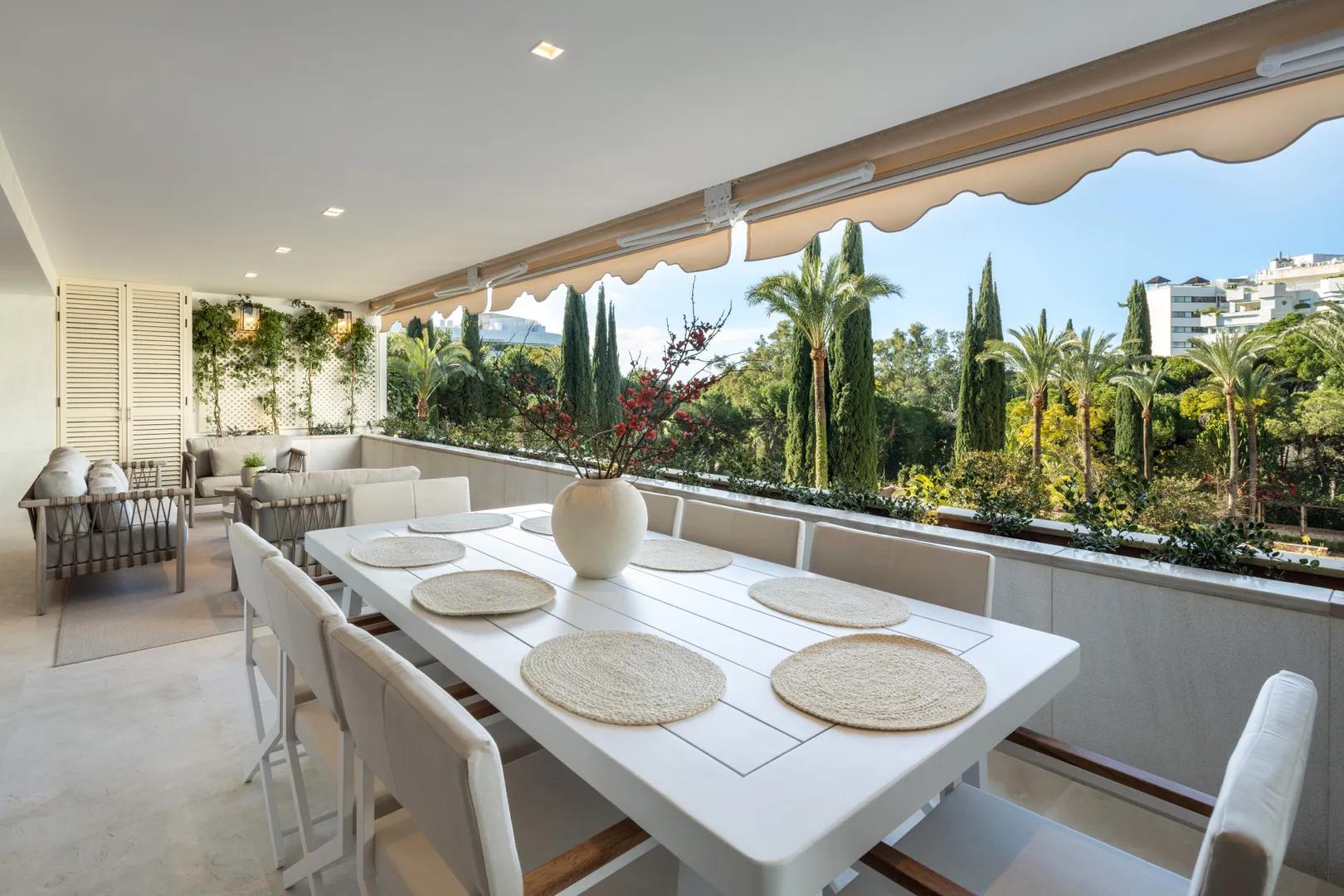 Apartamento moderno en Marbella con vistas al jardín