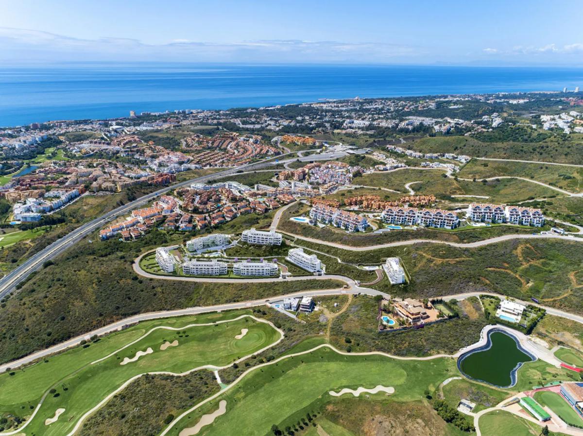 Imagen 1 de Apartamento de 2 hab con vistas al mar en Calanova Golf