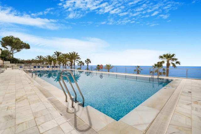 Imagen 3 de Apartamento exclusivo en Marbella con terraza y vistas al mar