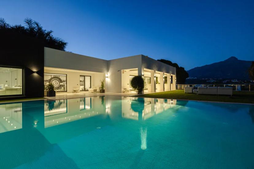 Luxury Villa in Las Brisas Golf image 0