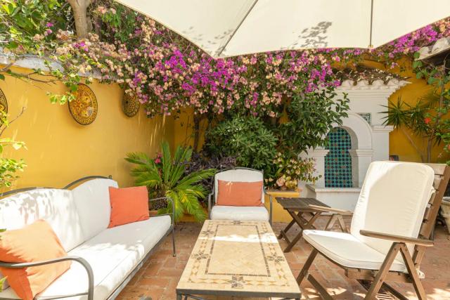 Imagen 5 de Townhouse in Las Lomas del Marbella Club with pool and garden