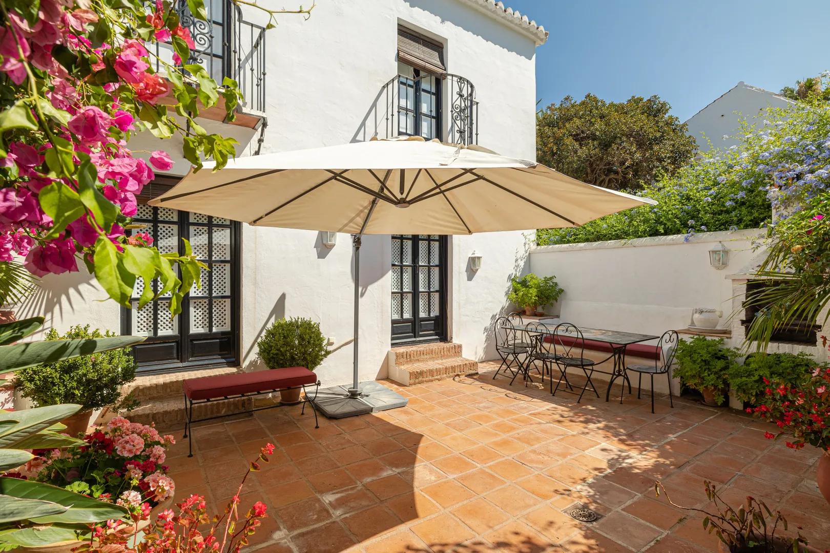 Corner townhouse in Lomas Pueblo