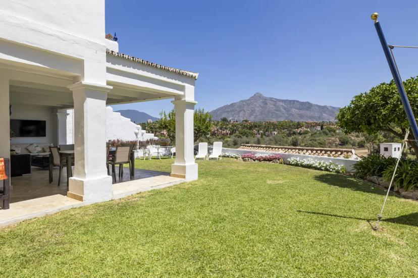 Terraced house with views of La Concha in Los Toreros image 0