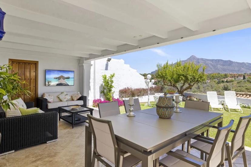 Terraced house with views of La Concha in Los Toreros image 2