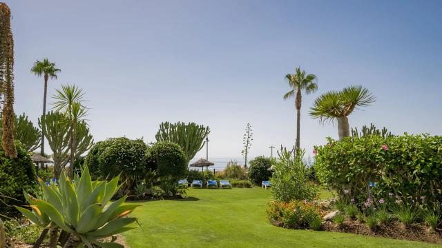 Imagen 3 de Luxury apartment in Costalita with sea views and pool