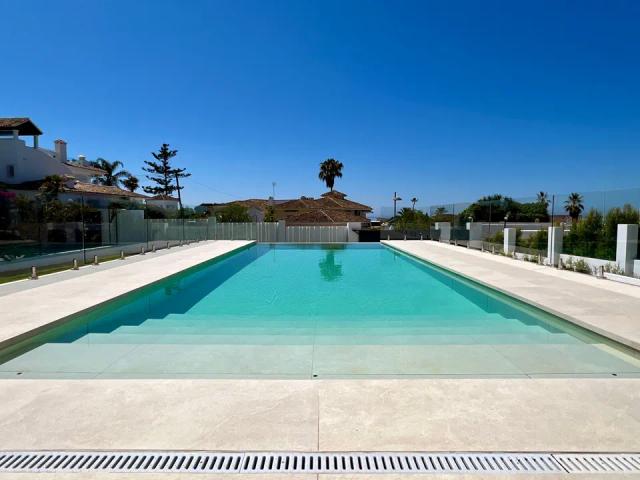 Imagen 3 de Contemporary villa 200 meters from the beach in Elviria