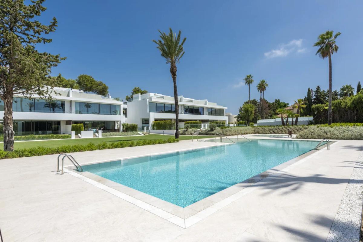 Imagen 1 de Luxury townhouse in Nueva Andalucía, Marbella