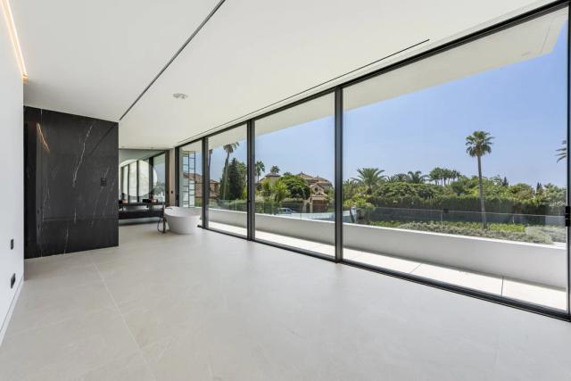 Imagen 3 de Luxury townhouse in Nueva Andalucía, Marbella