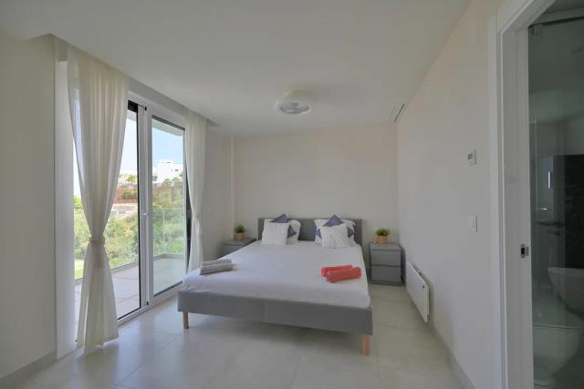 Imagen 4 de Luxury 3-Bedroom Apartment in La Cala de Mijas