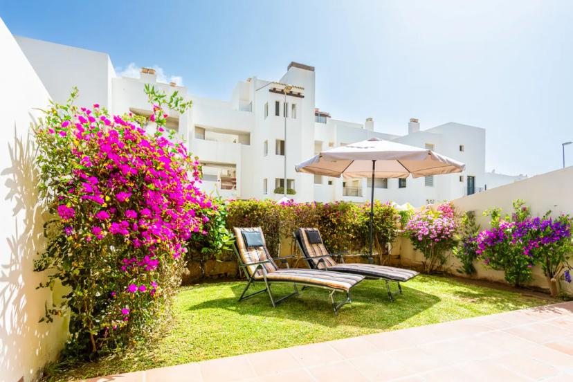 Exclusive 2-bedroom apartment with garden in La Cala de Mijas image 0