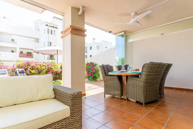 Imagen 4 de Exclusivo apartamento de 2 dormitorios con jardín en La Cala de Mijas