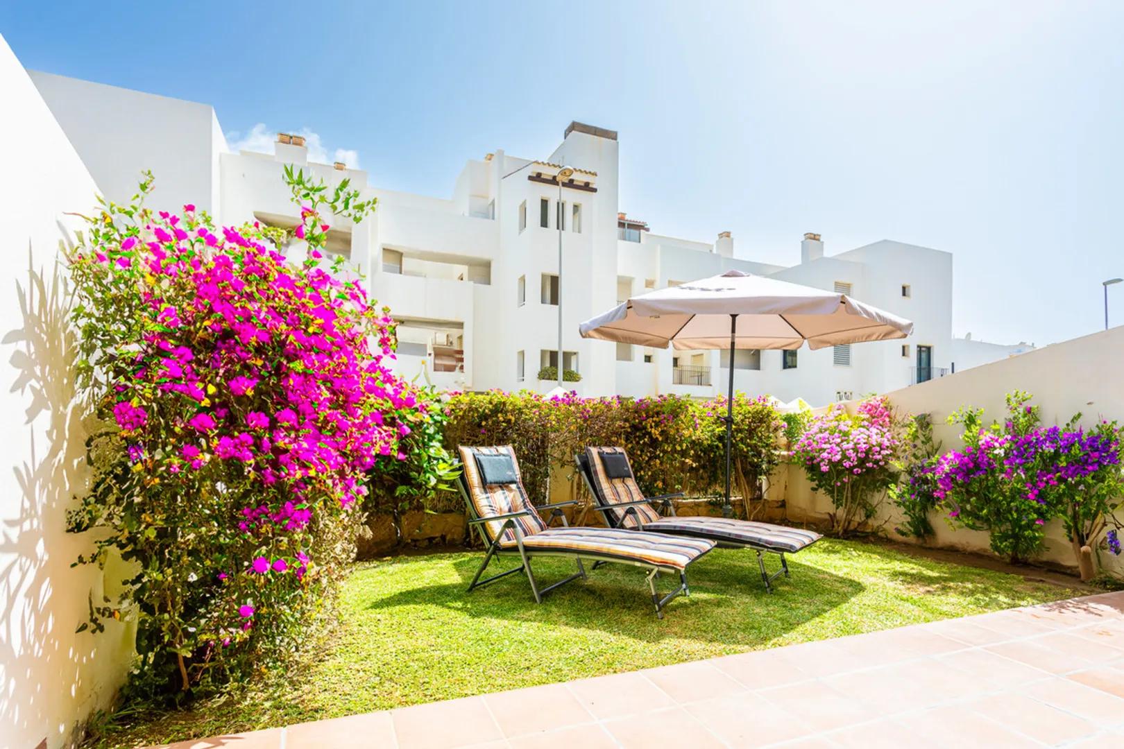 Exclusivo apartamento de 2 dormitorios con jardín en La Cala de Mijas