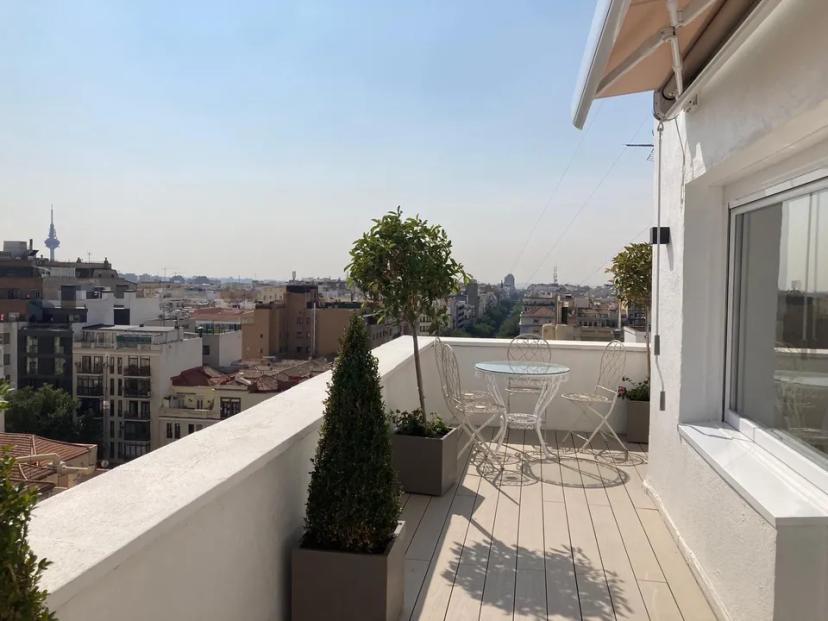 Penthouse in Conde de Peñalver I image 0