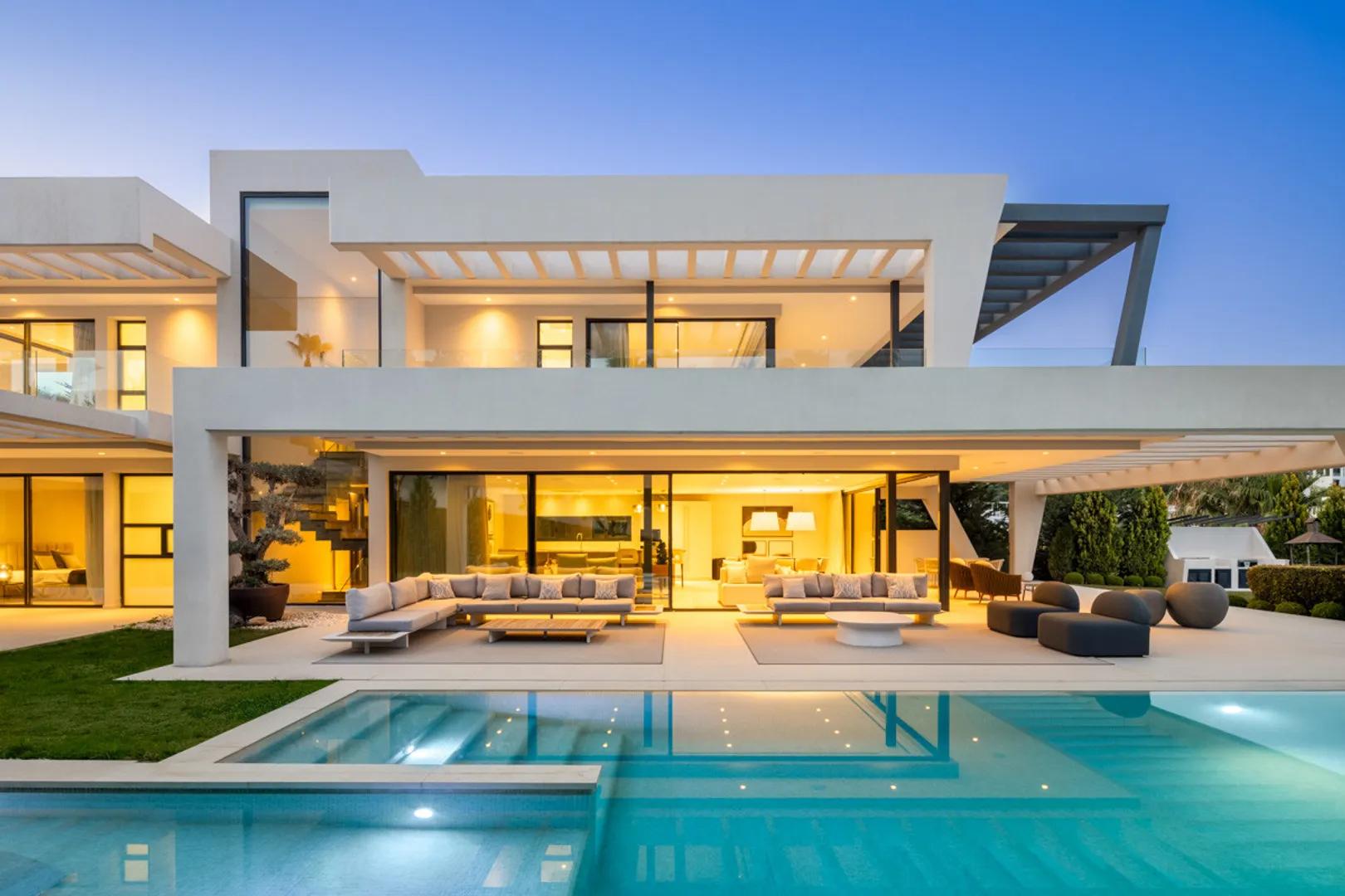 Luxury Modern Villa in Nueva Andalucía