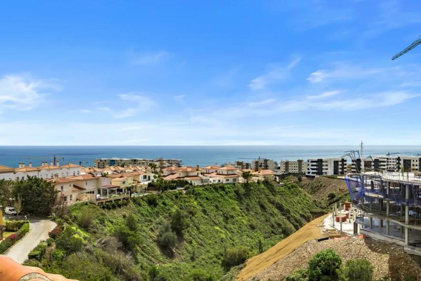 Exclusive Renovated Penthouse with Views in Reserva del Higuerón image 0