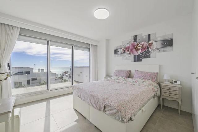 Imagen 4 de Exclusive Apartment with Sea Views in Torrequebrada