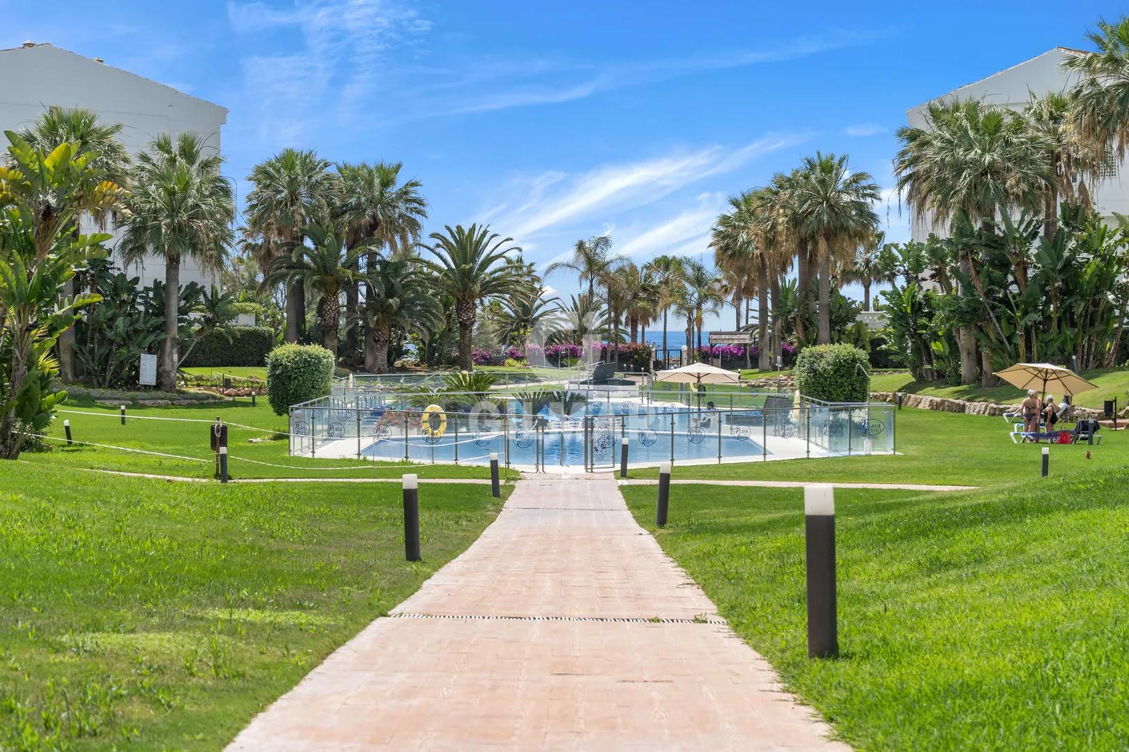 Elegant 3-Bedroom Apartment with Views in Playa Rocío, Puerto Banús