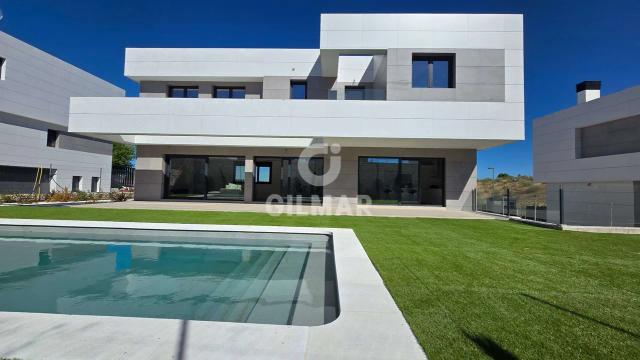 Imagen 2 de Modern Chalet with Pool in Majadahonda