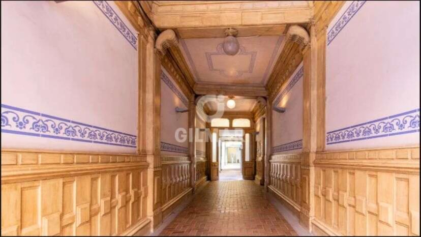 Bright Apartment of 186 m² in Justicia, 2 Bedrooms image 2