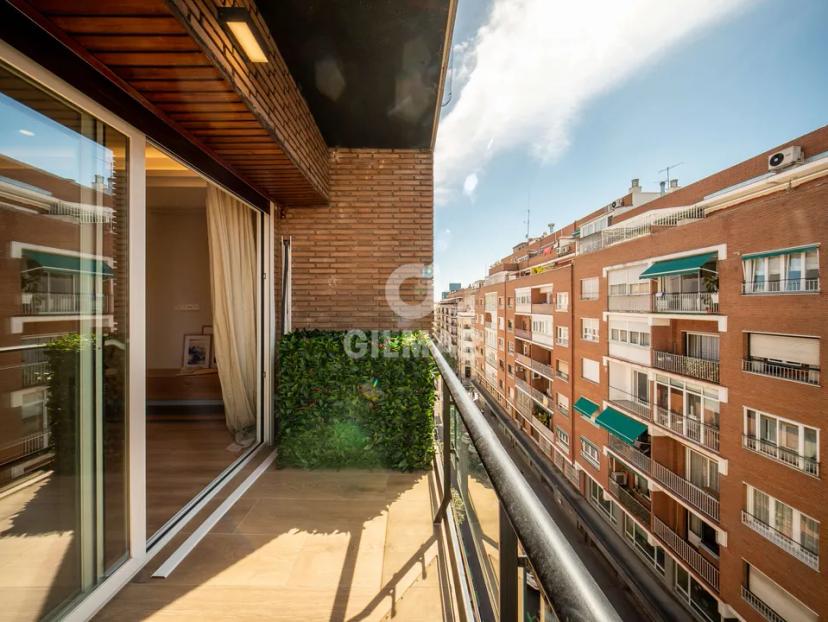 Exclusive bright apartment in Salamanca brand new image 2