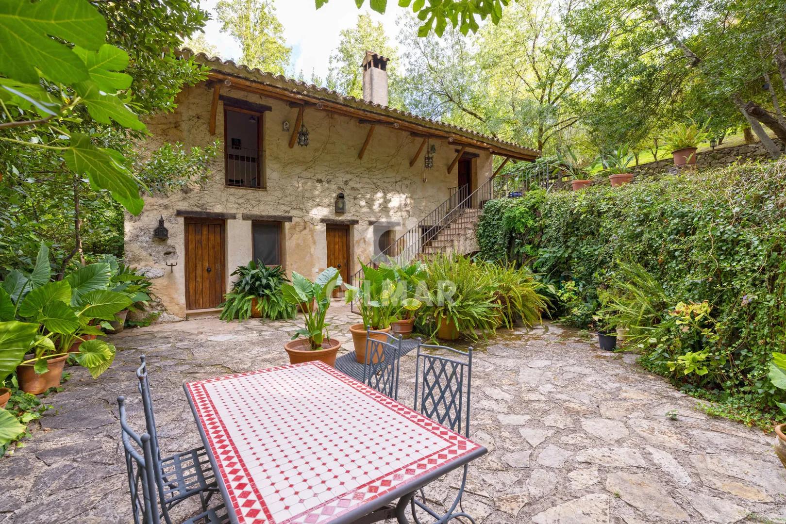 Finca Histórica con Vistas Espectaculares en Grazalema