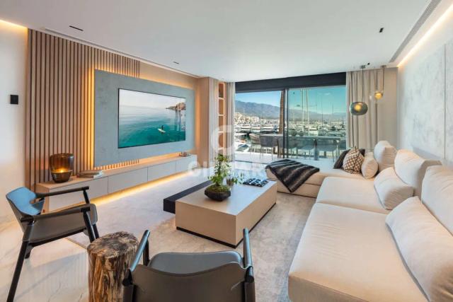 Imagen 4 de Exclusive Apartment with Sea Views in Puerto Banús