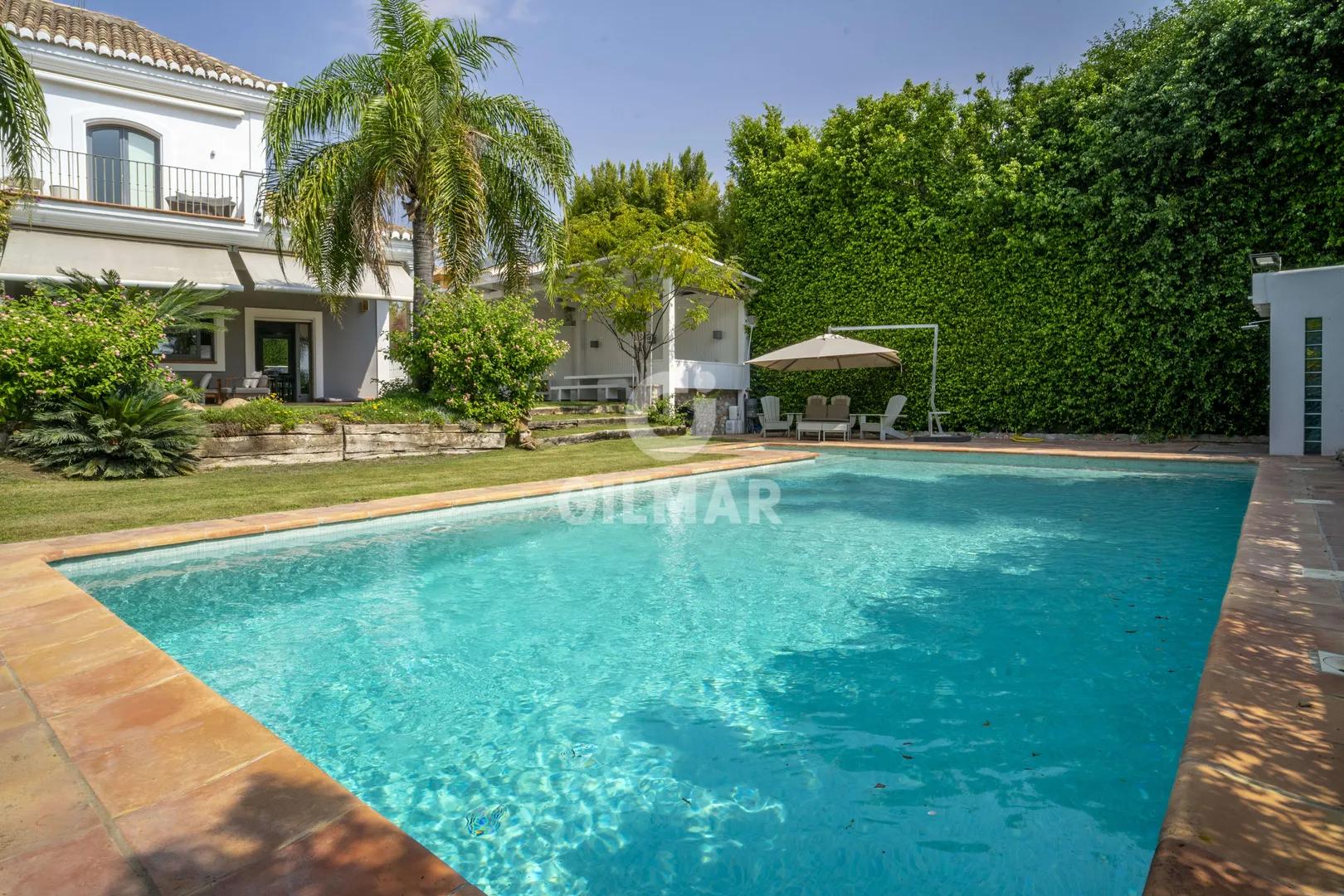 Villa de Lujo con Vistas al Mar en San Pedro, Marbella