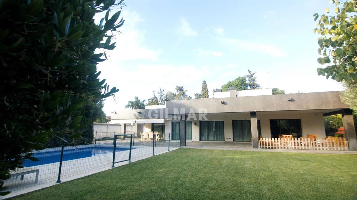 Imagen 1 de Modern Chalet with Large Garden and Pool in Jerez